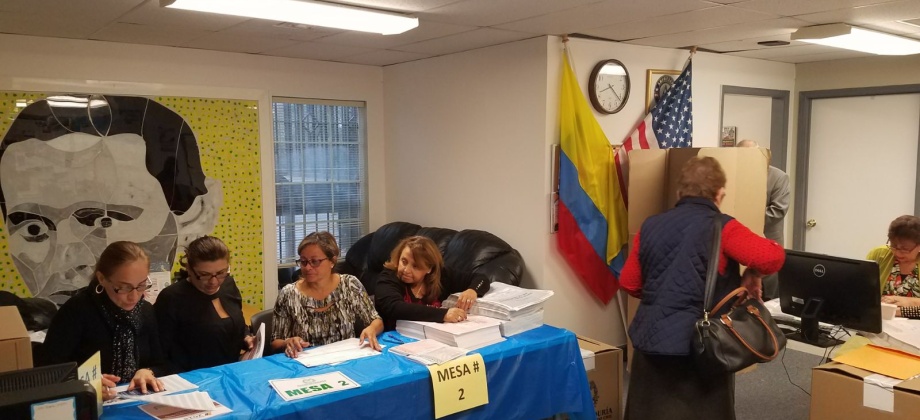 Consulado de Colombia en Atlanta inició jornada final del proceso electoral en el exterior para Congreso y consultas interpartidistas 2018